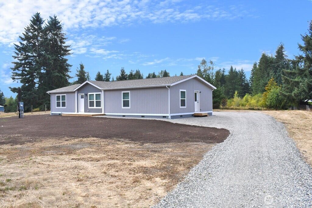 Property Photo: 11617 Morris Road SE WA 98597