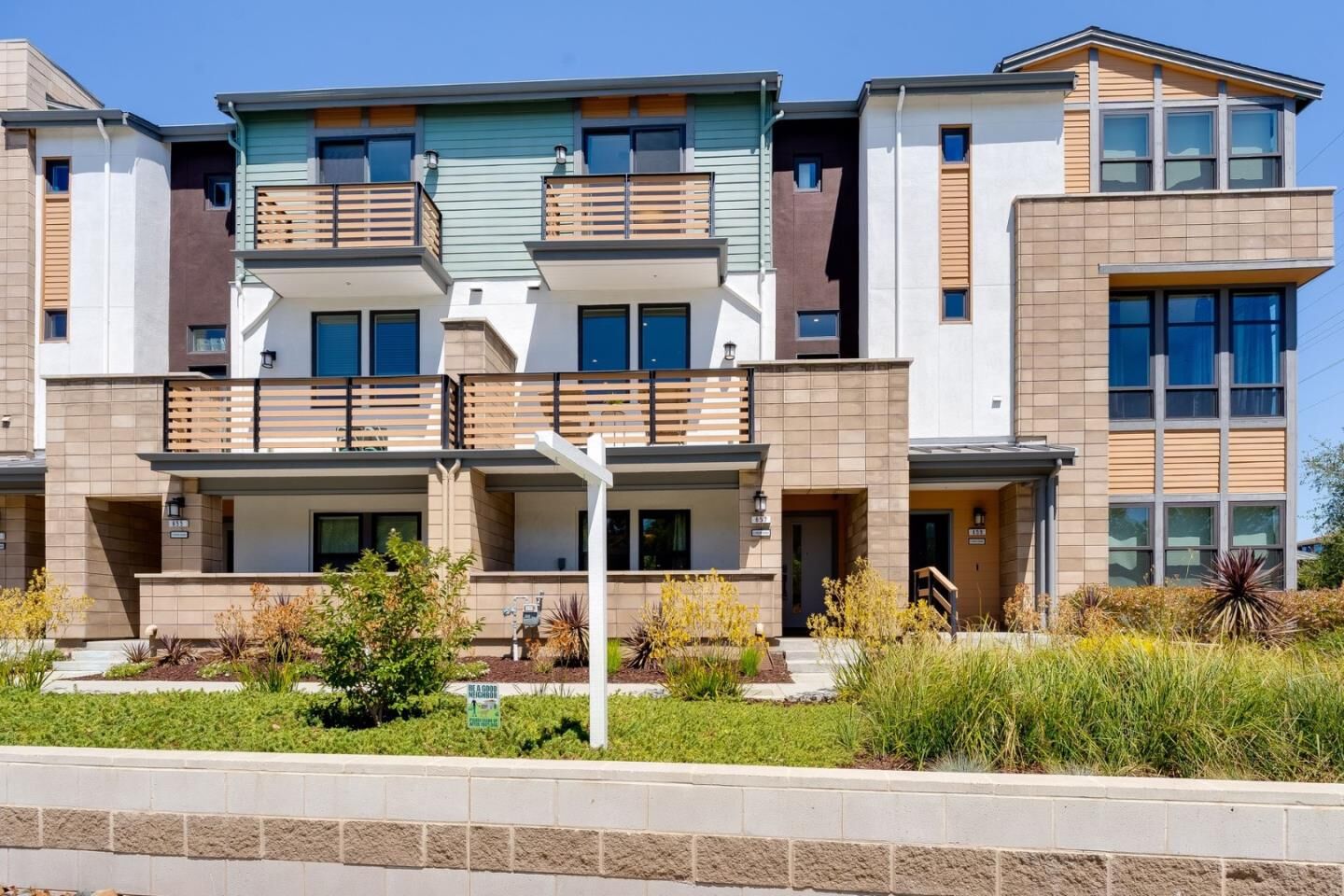 Property Photo: 657 East Evelyn Avenue CA 94086