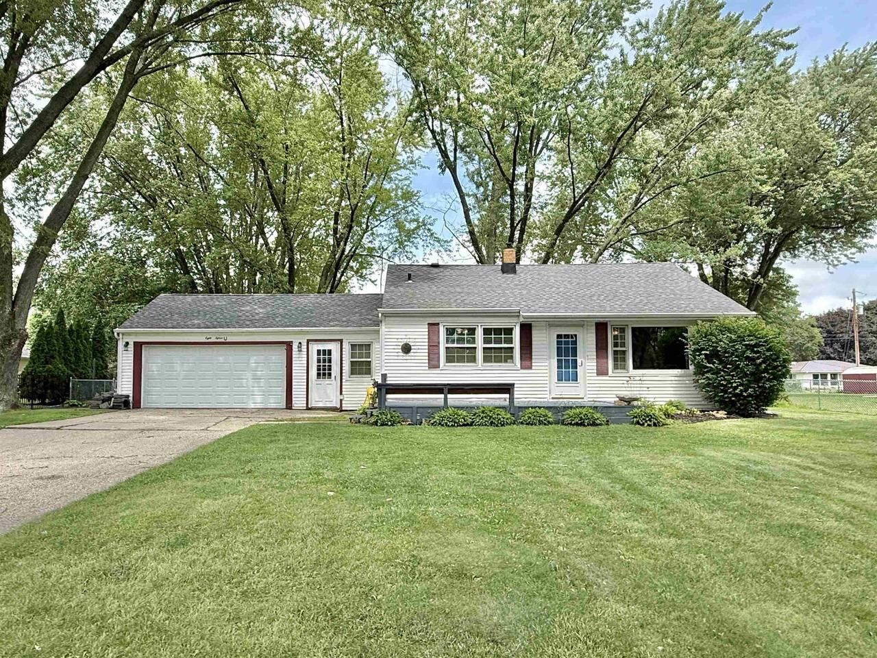 Property Photo:  815 East Post Road  WI 53511 