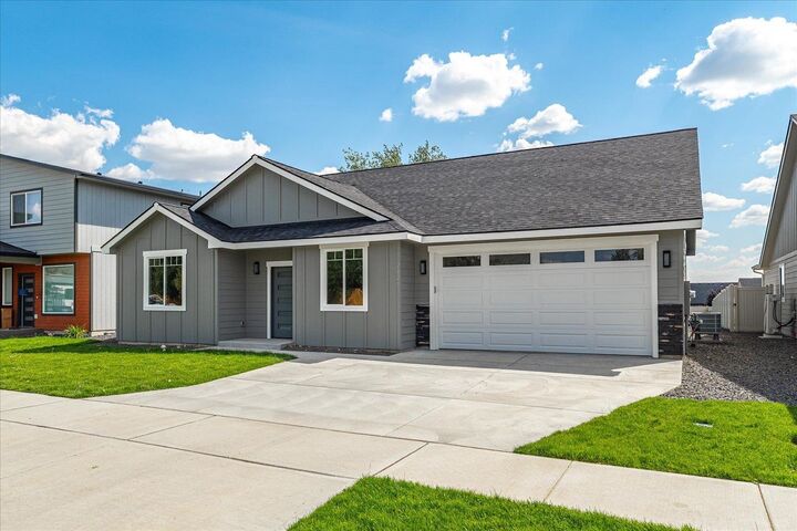 Property Photo:  2021 W Walker Ave  WA 99208 