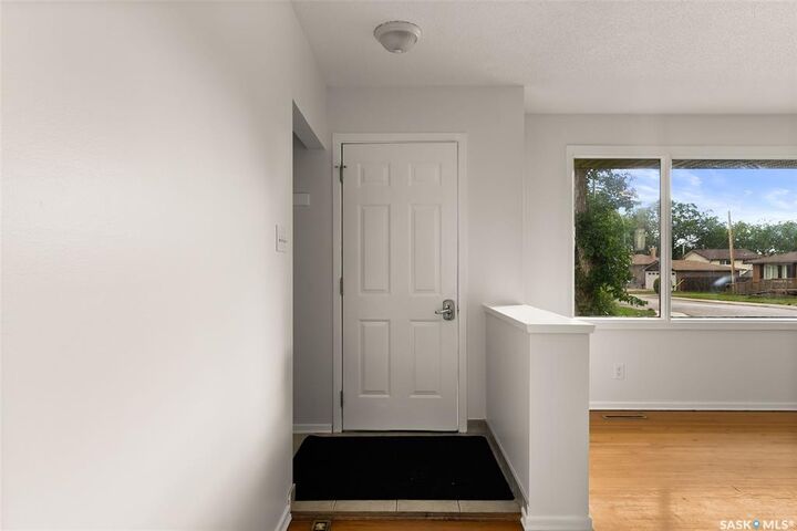 Property Photo:  4 Burrows Street  SK S4R 4S2 