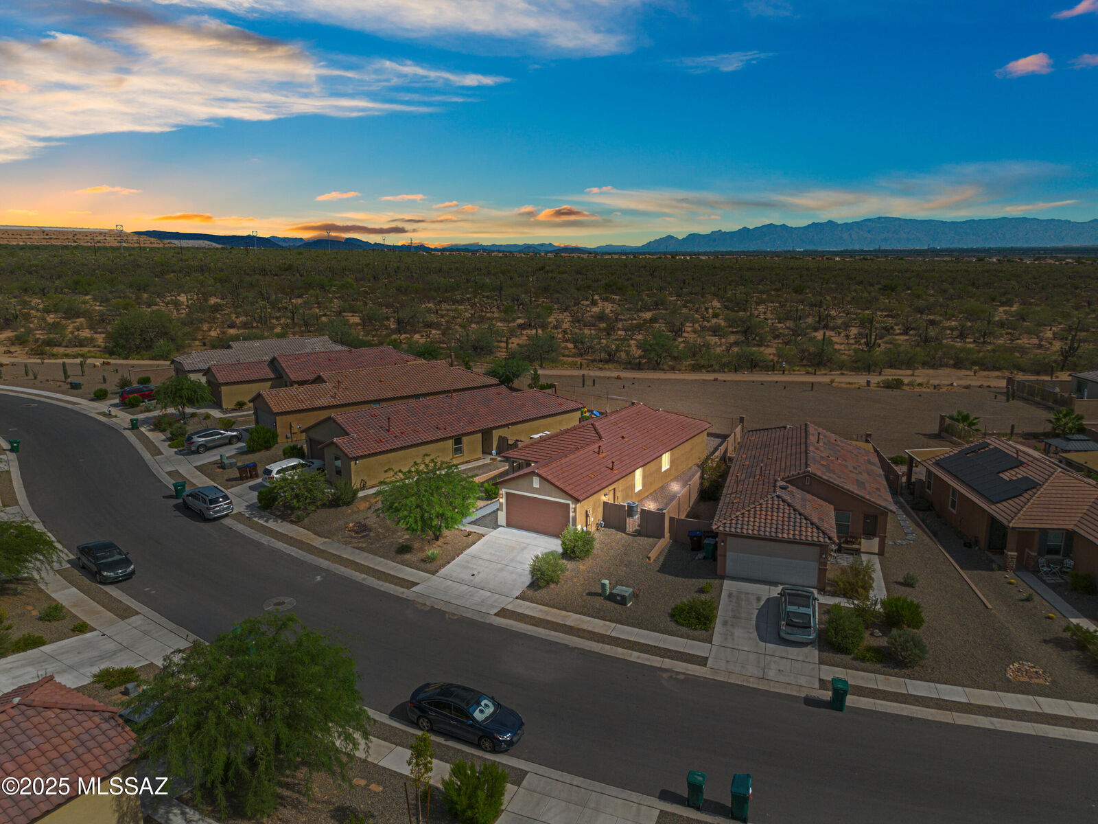 Property Photo:  806 W Calle Calca  AZ 85629 