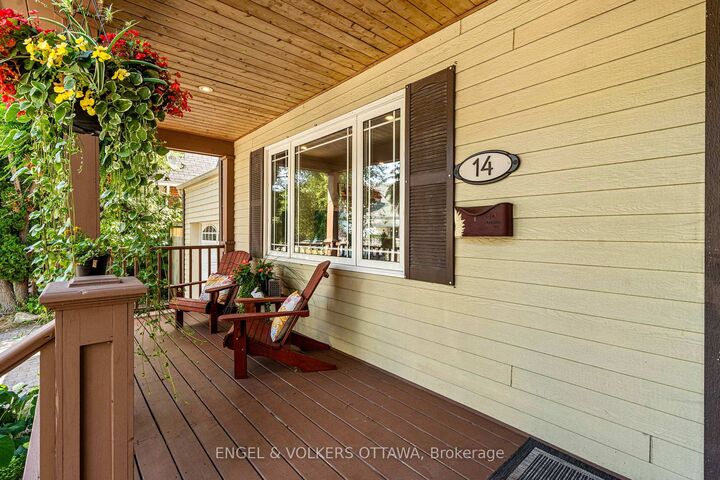 Property Photo:  14 Cameron Avenue  ON K1S 0W7 