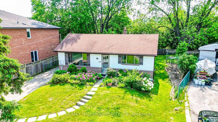 Property Photo:  108 Castle Hill Drive  ON M1T 2Y7 