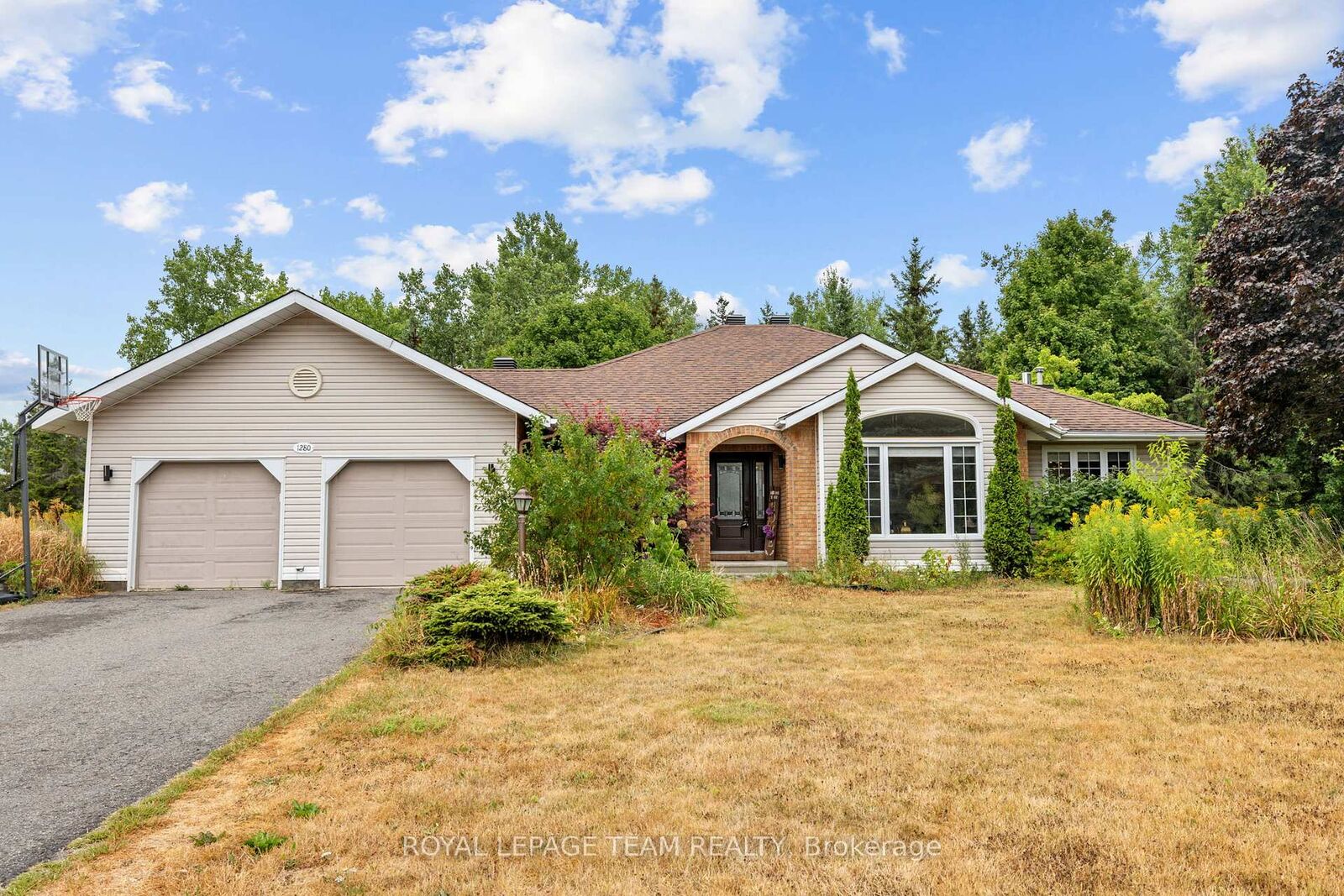 Photo de la propriété:  1280 Ben Royal Avenue  ON K4P 1A3 