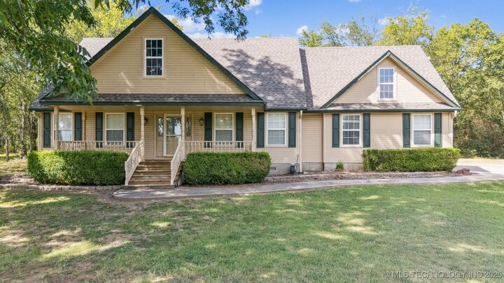 Property Photo:  32965 E 740 Road  OK 74467 