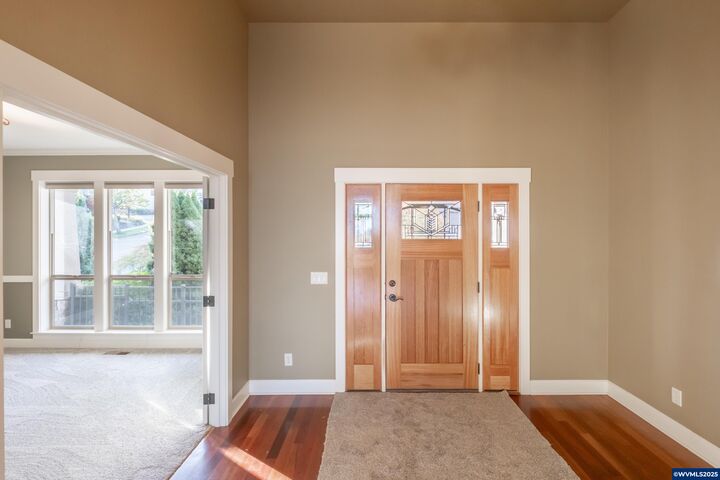 Property Photo:  2089 Limestone Av SE  OR 97306 