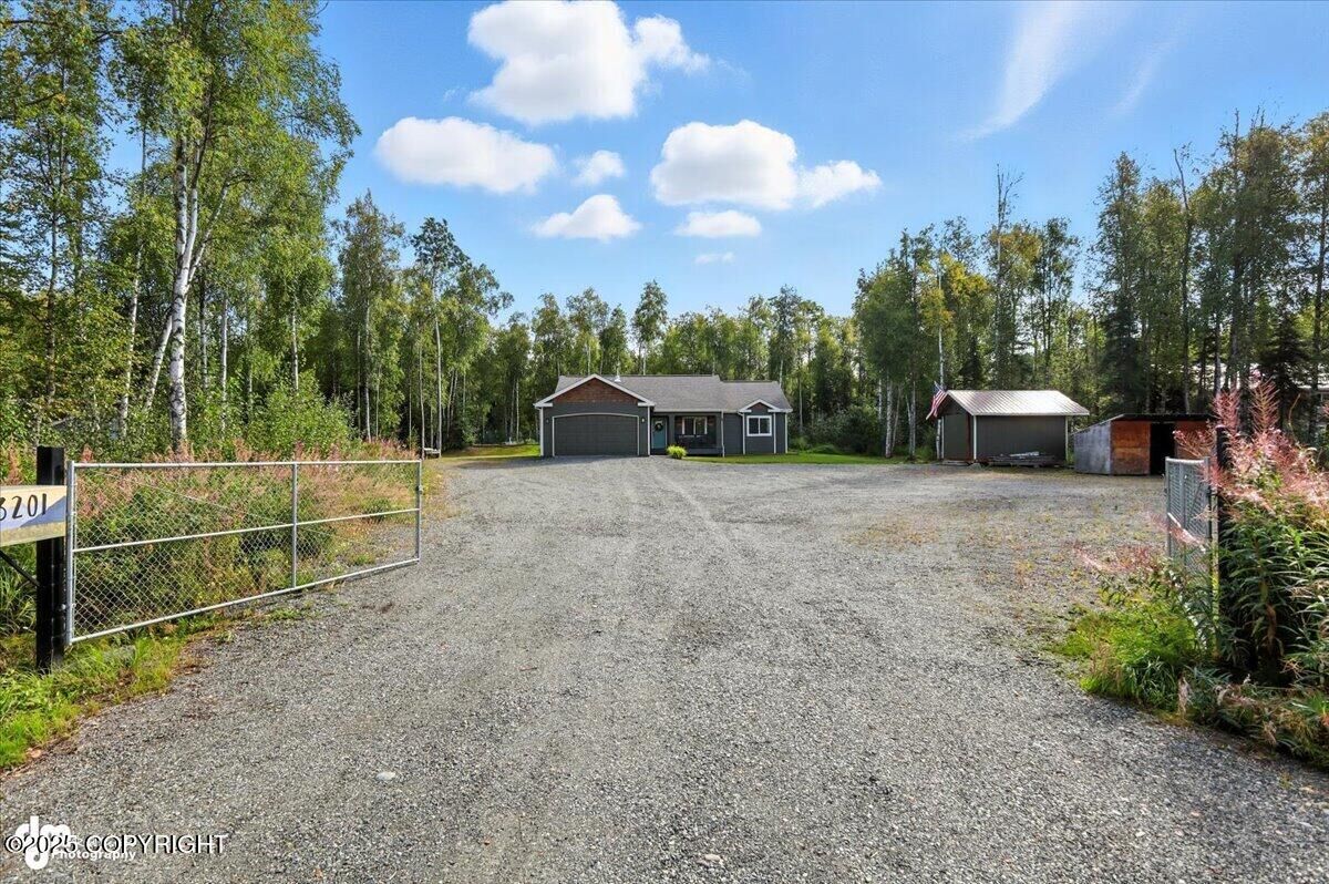 Property Photo: 3201 S Vale Avenue AK 99623