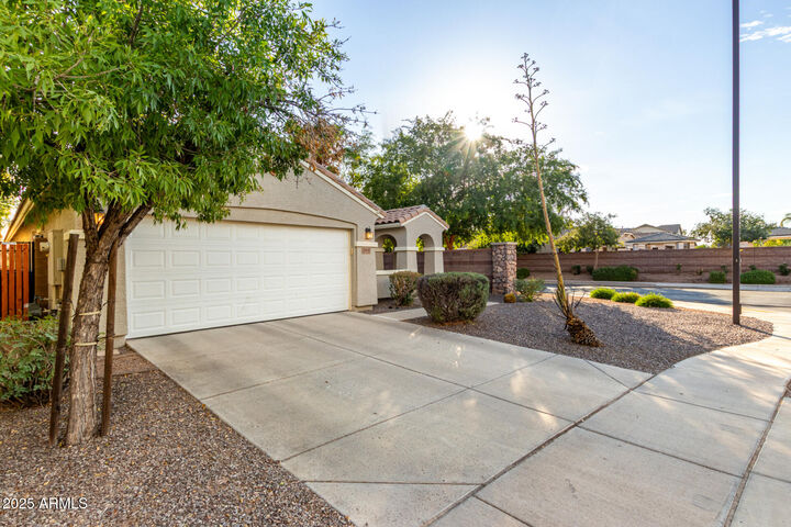 Property Photo: 2937 E Aris Drive AZ 85298