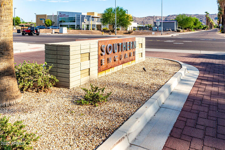 2834 E Hidalgo Avenue  Phoenix AZ 85040 photo