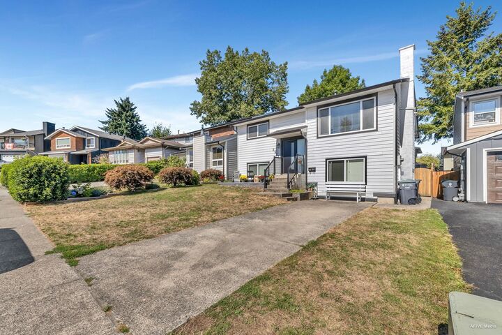 Property Photo: 2521 Wilding Crescent BC V2Y 1C8