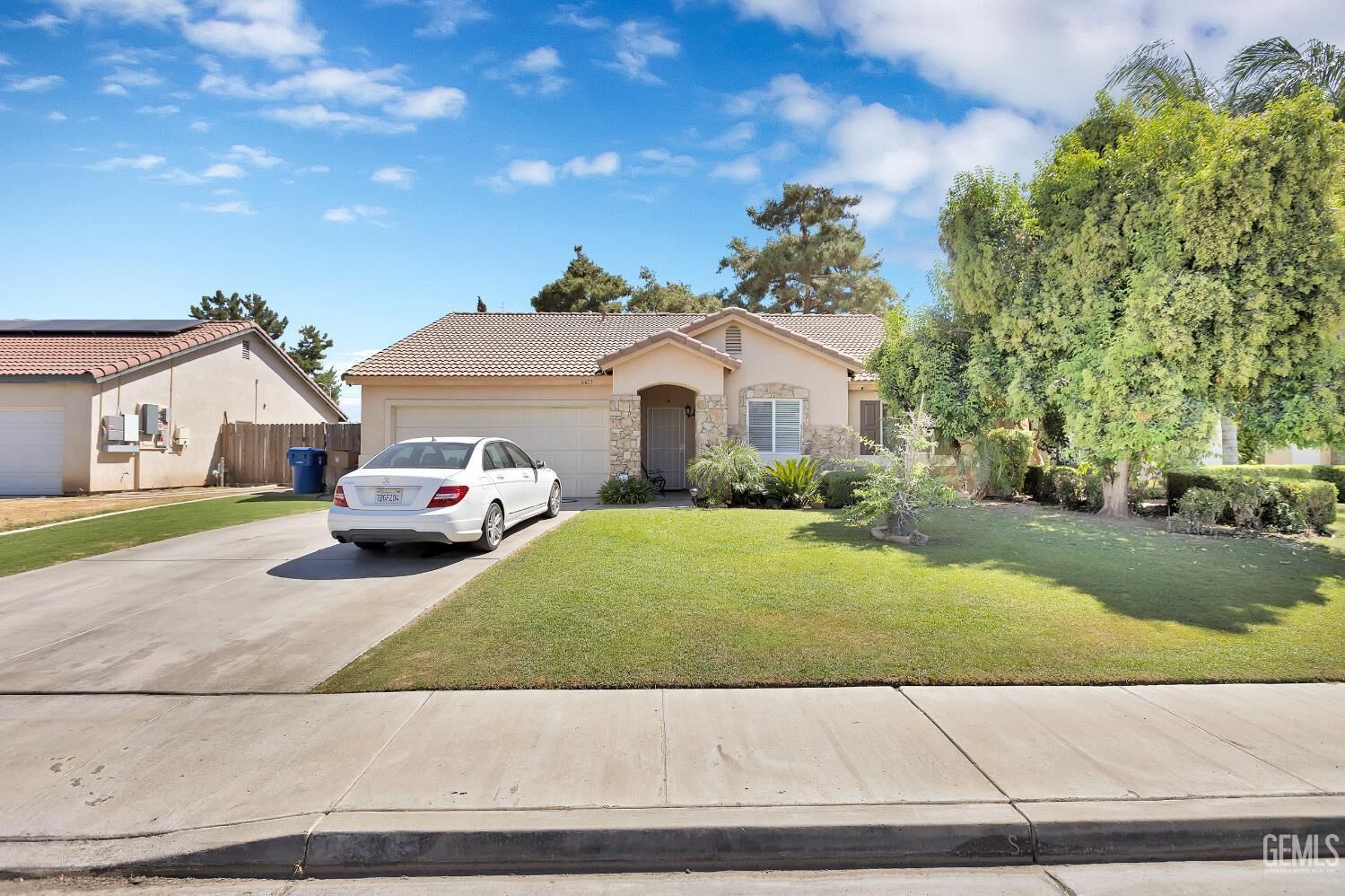 Property Photo:  6615 Mountain Iron Drive  CA 93313 
