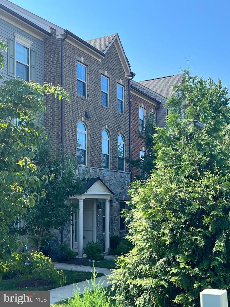 Property Photo: 7652 Telamon Way MD 21076