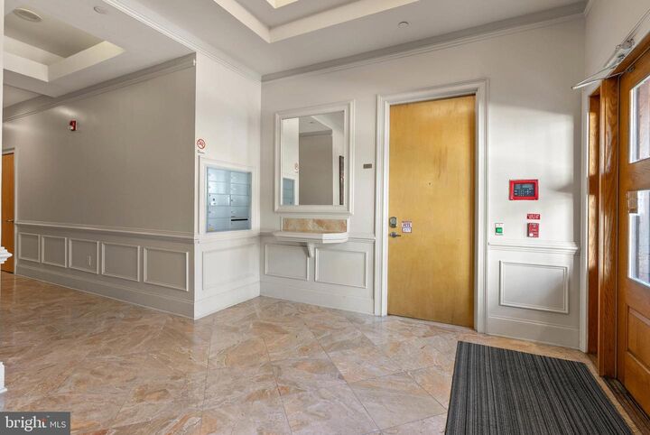 Property Photo: 511 S 21st Street 102 PA 19146