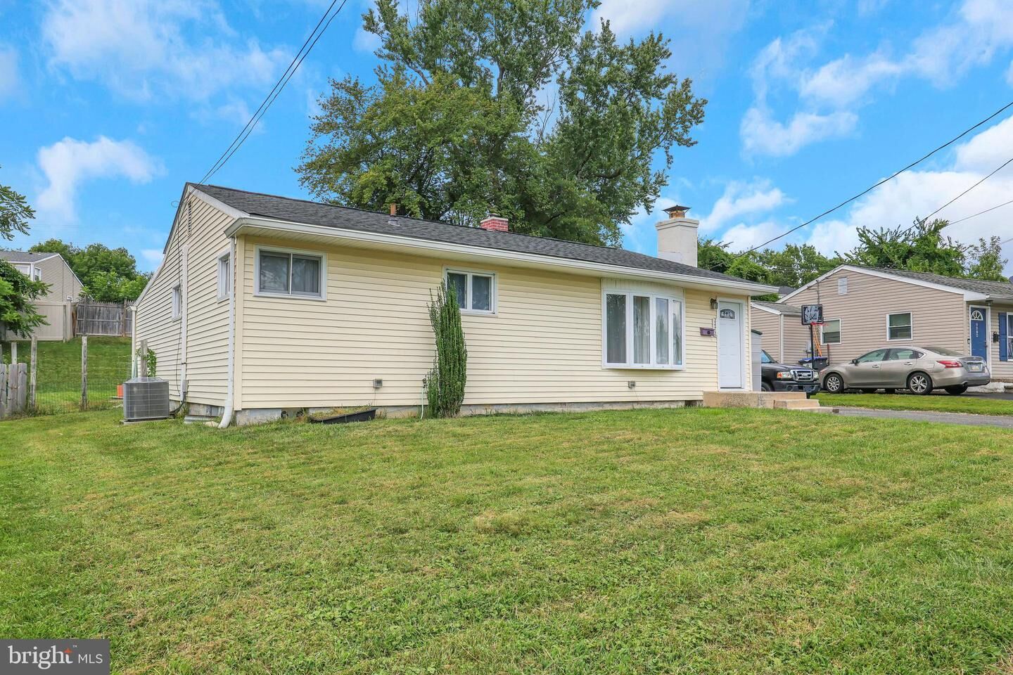 Property Photo: 2472 Hammond Place DE 19808