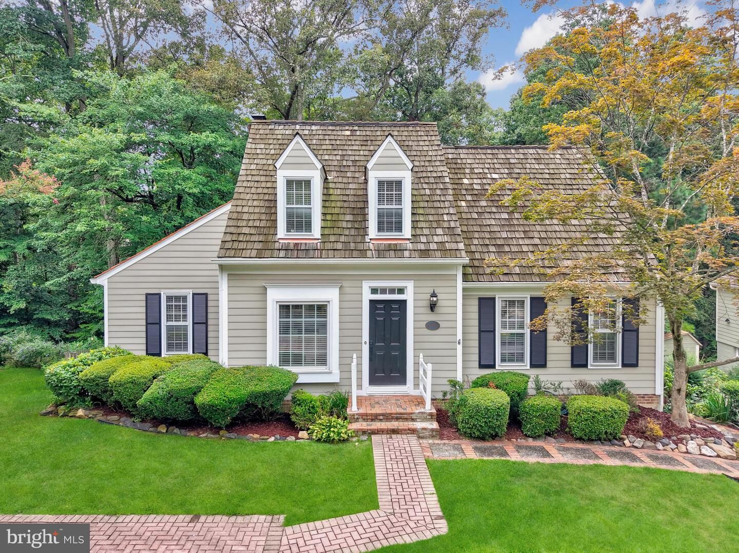 Property Photo: 11990 Farrabow Lane VA 22192