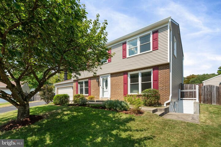 Property Photo: 1008 Windcroft Glen Court VA 20170