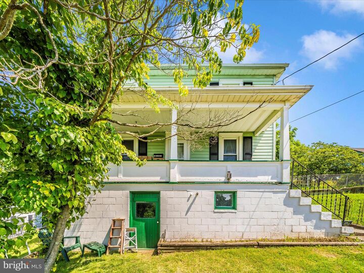 Property Photo:  7 W B Street  MD 21716 