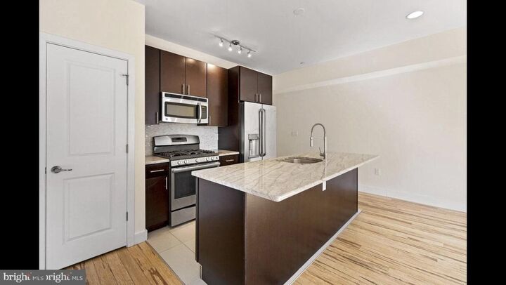Property Photo: 902 N 16th Street 2 PA 19130