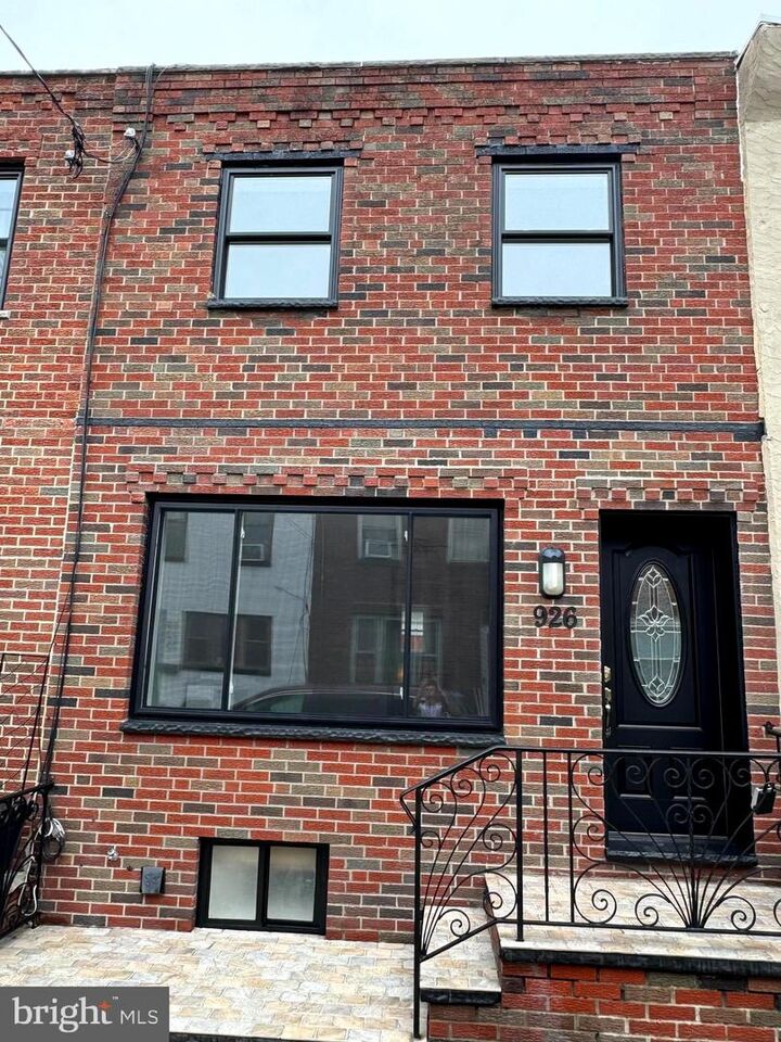 926 Winton Street  Philadelphia PA 19148 photo