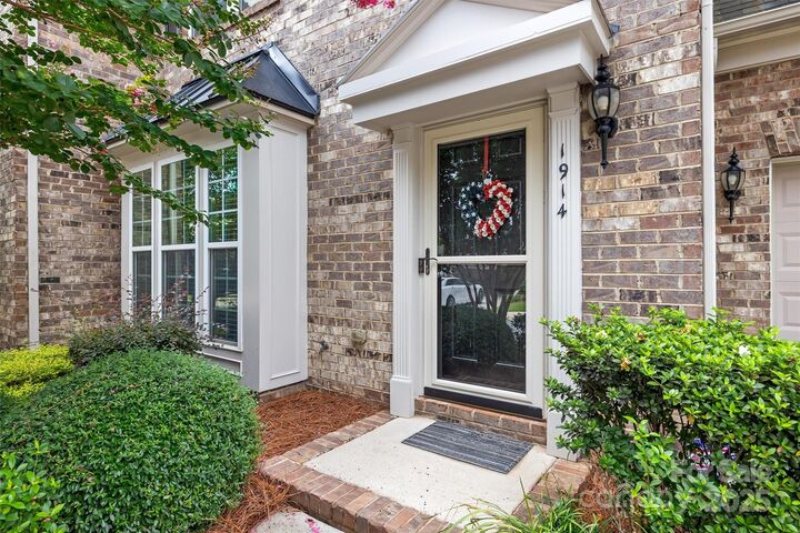 Property Photo: 1914 Colony Line Court NC 28210