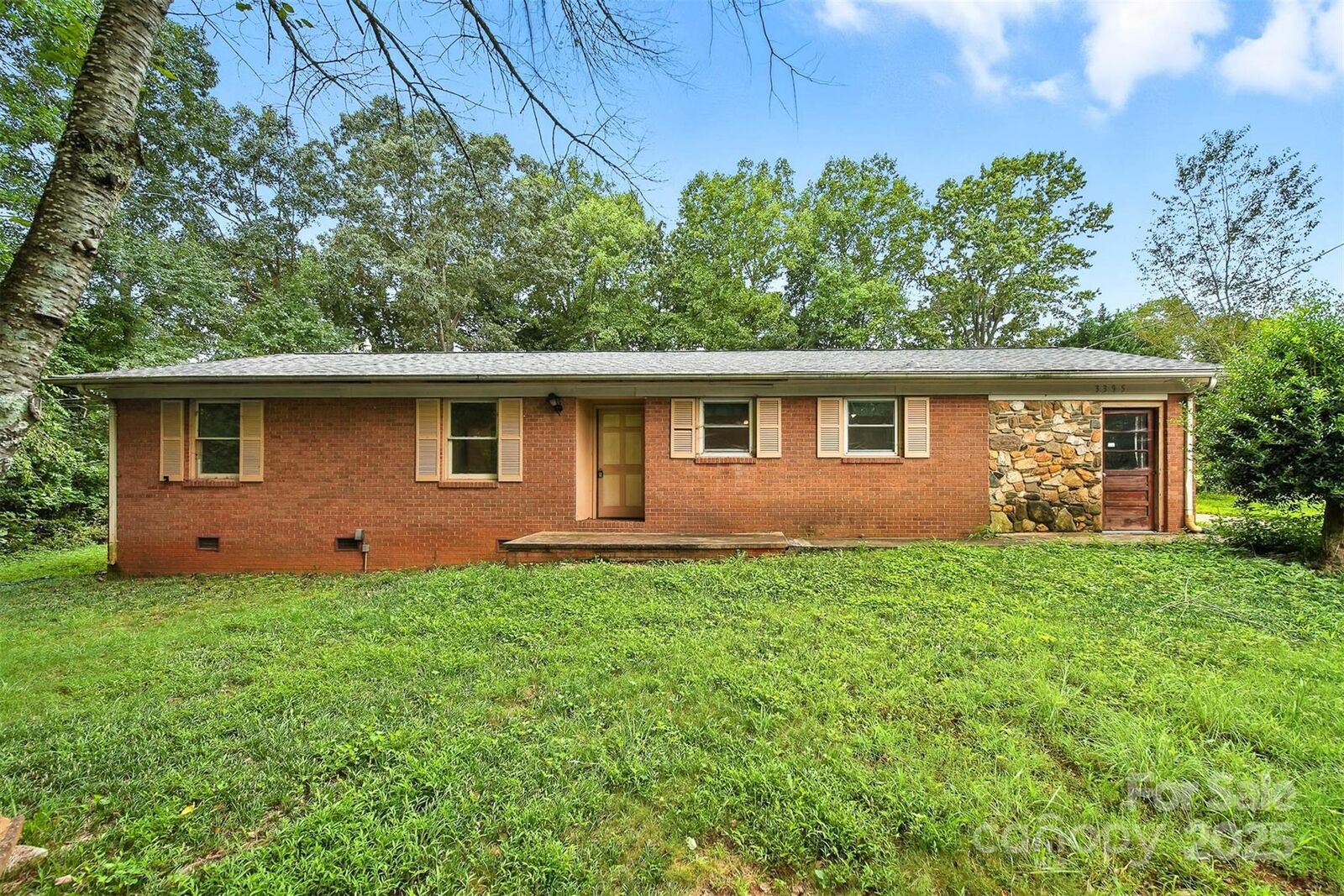 Property Photo: 3395 Danial Street NC 28613
