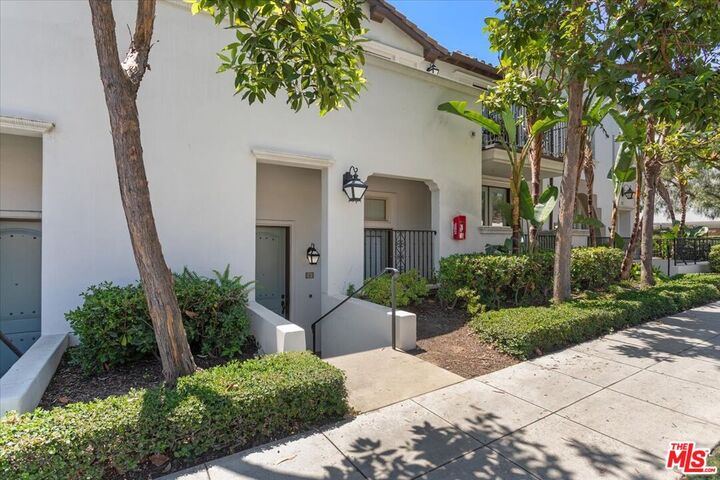Property Photo: 1749 Grand Ave CA 90804