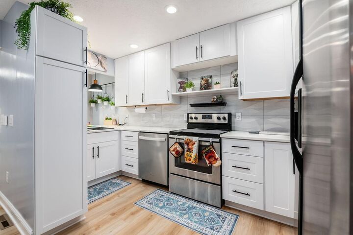 Property Photo: 379 Shell E Court OH 43213