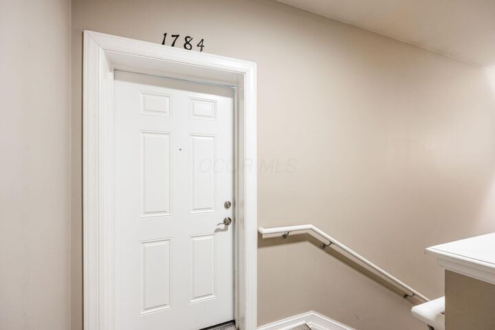 Property Photo: 1784 Ridgecliff Road OH 43221