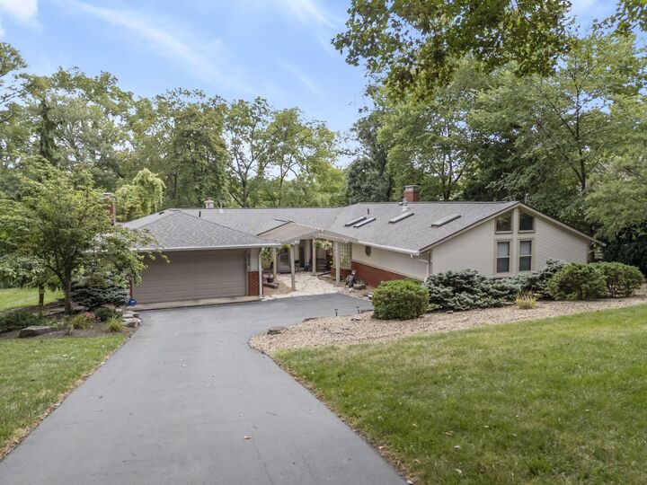 Property Photo: 3830 Riverview Drive OH 43221