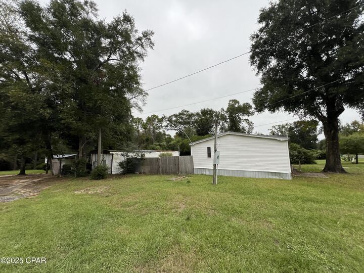 Property Photo: 2780 Jefferson Street FL 32463