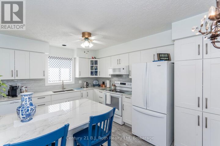 Photo de la propriété: 17 Charles Street ON L9M 2G6