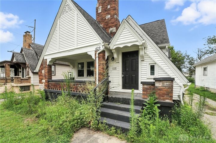 Property Photo: 429 E Siebenthaler Avenue OH 45405