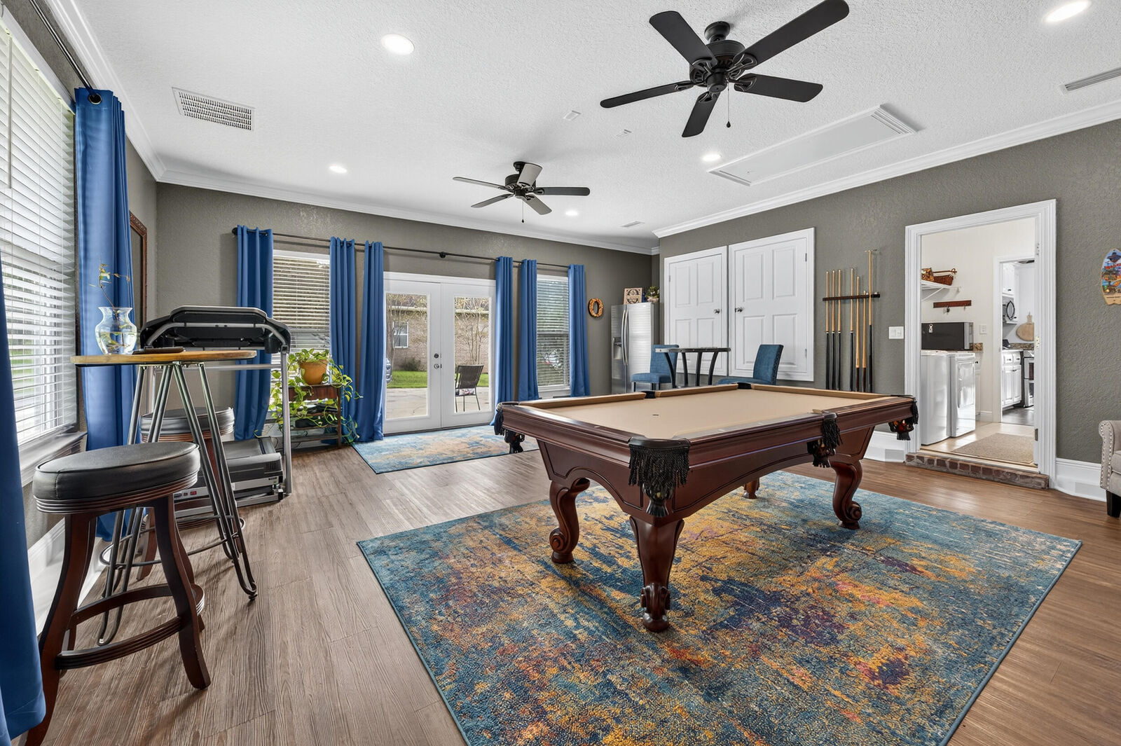 Property Photo: 4036 Lakeview Drive FL 32539