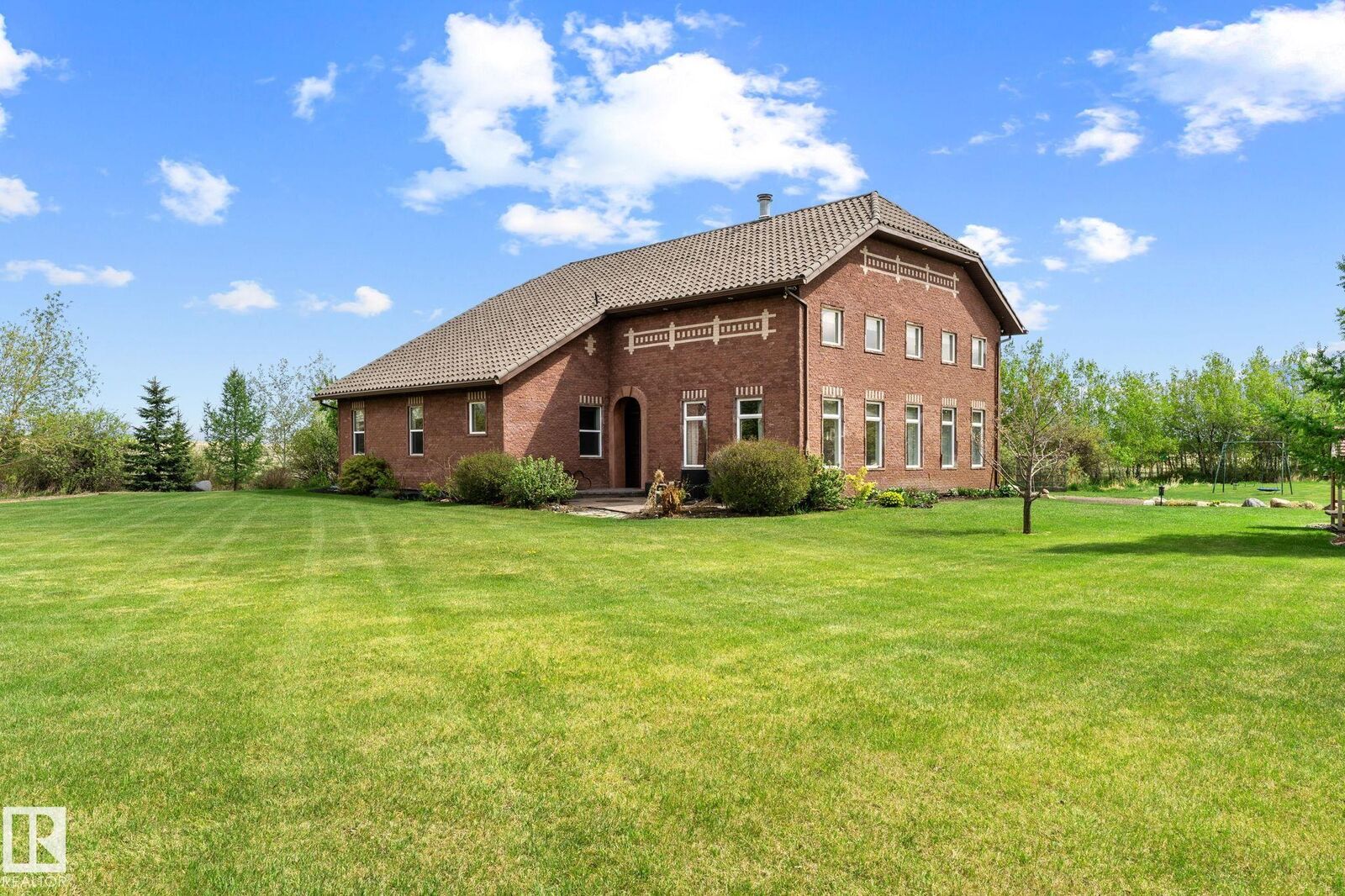 Property Photo:  53341 Hwy 21  AB T8A 4V1 