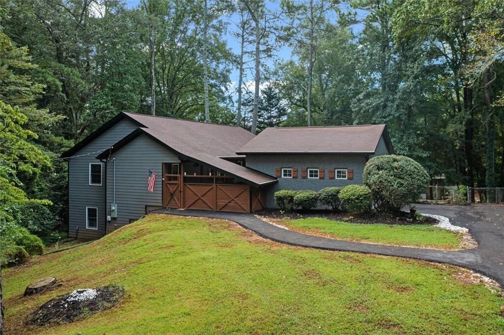 Property Photo: 2674 Skylane Drive GA 30062