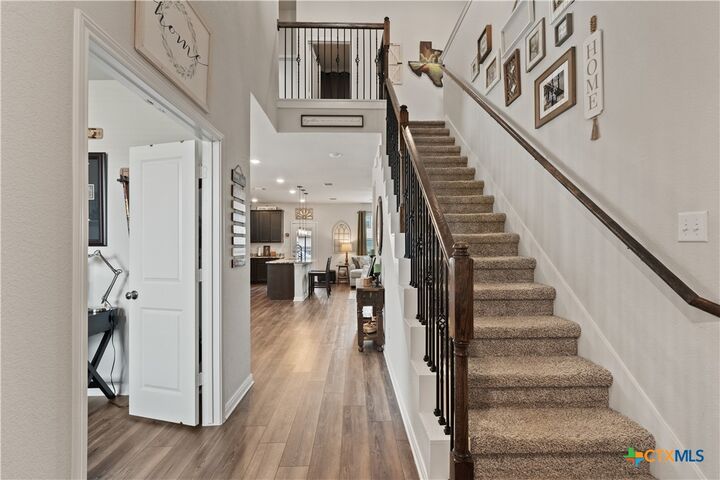 Property Photo: 810 McLaury Cove TX 76542