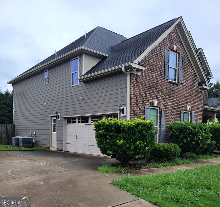 Property Photo:  227 Aves Court  GA 30252 