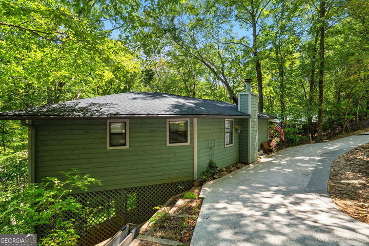 Property Photo: 816 Mulligan Way GA 30143