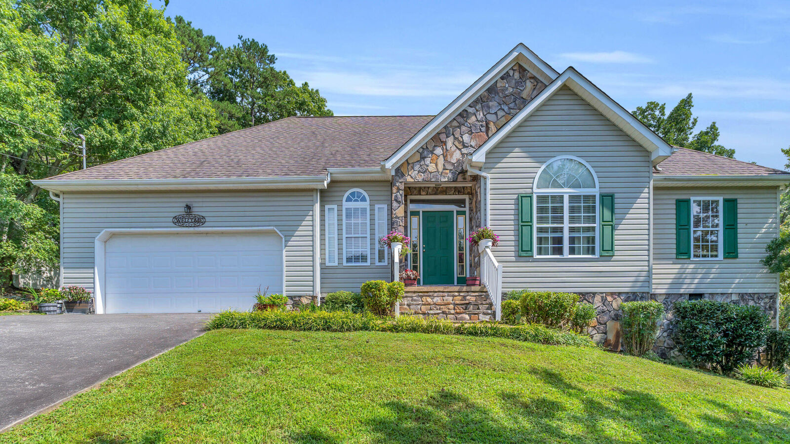 Property Photo: 417 Middle View Drive GA 30736
