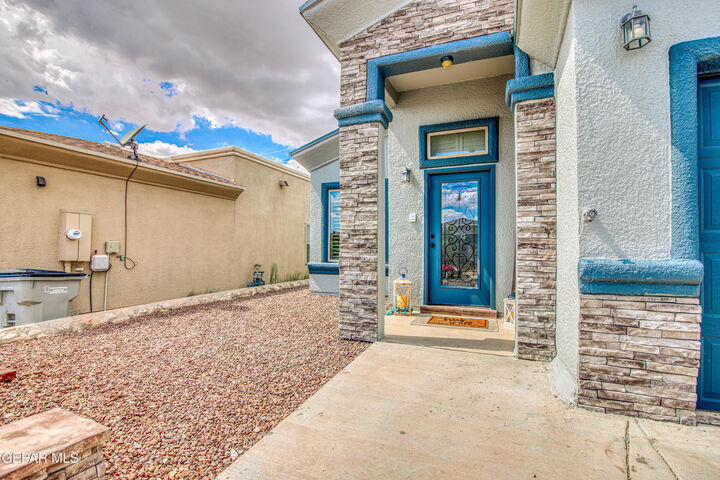 Property Photo: 421 Prime Desert Drive TX 79932