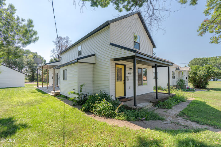 607 3rd Street SW  Mandan ND 58554 photo