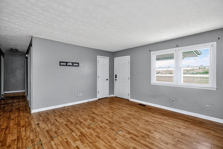 Property Photo:  3835 Louisville Road  KY 40372 