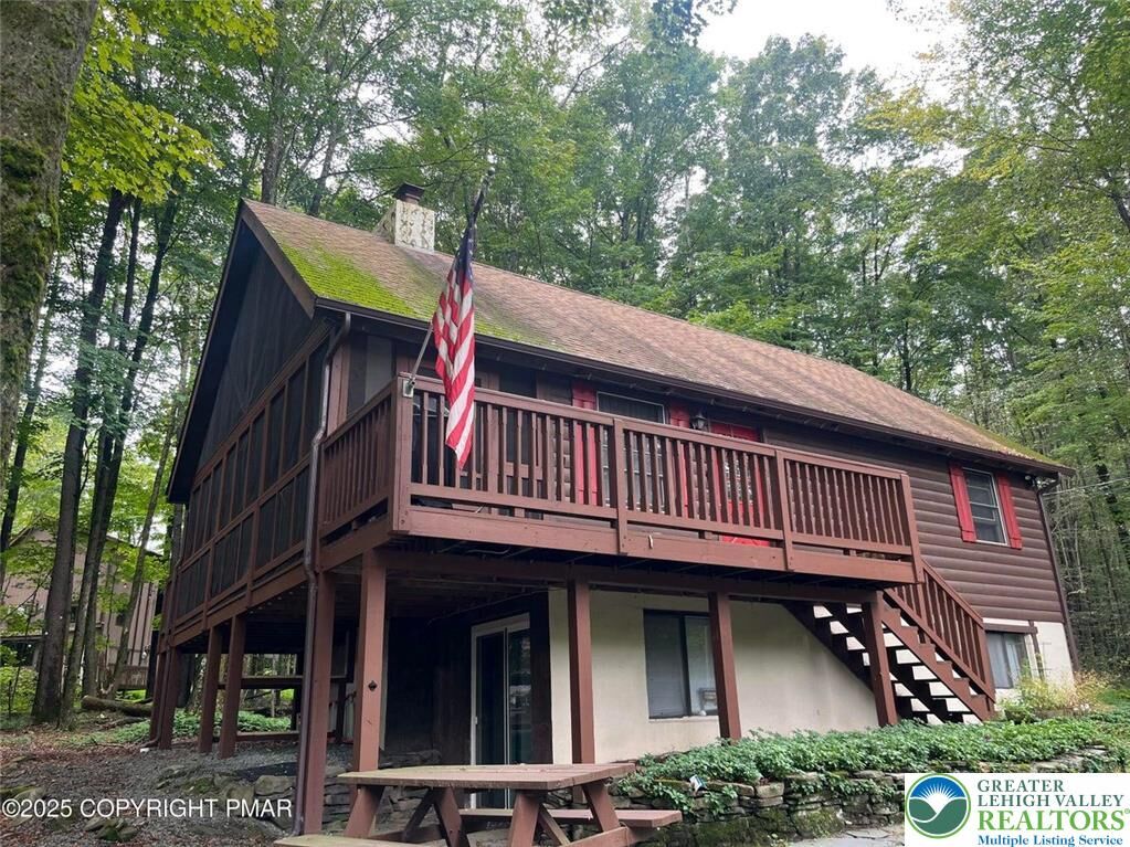Property Photo: 139 Lakeview Drive W PA 18436