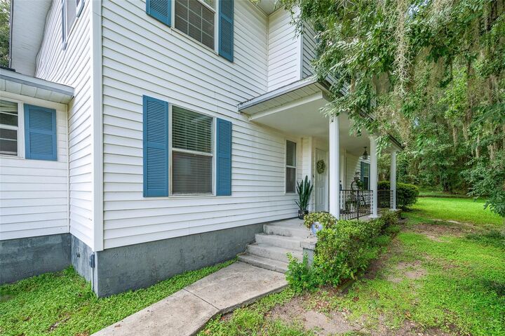 Property Photo: 2720 NW 104th Court B FL 32606