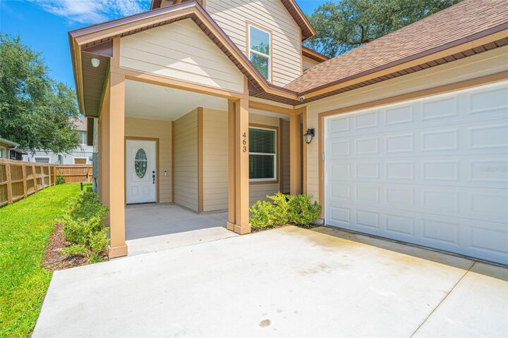 Property Photo: 463 E Bay Avenue FL 32750
