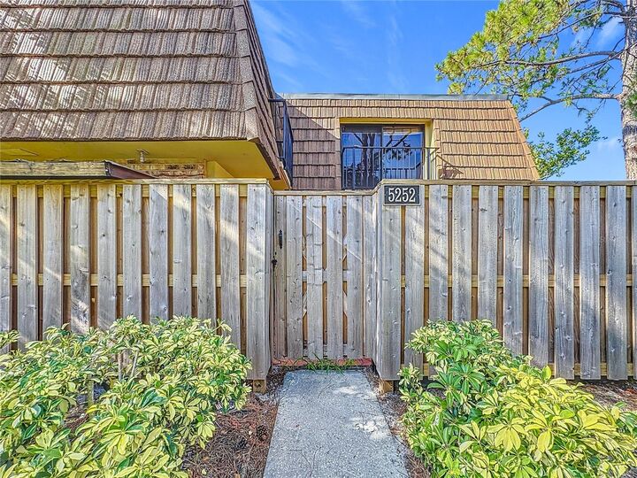 Property Photo: 5252 Brook Court 240 FL 32811