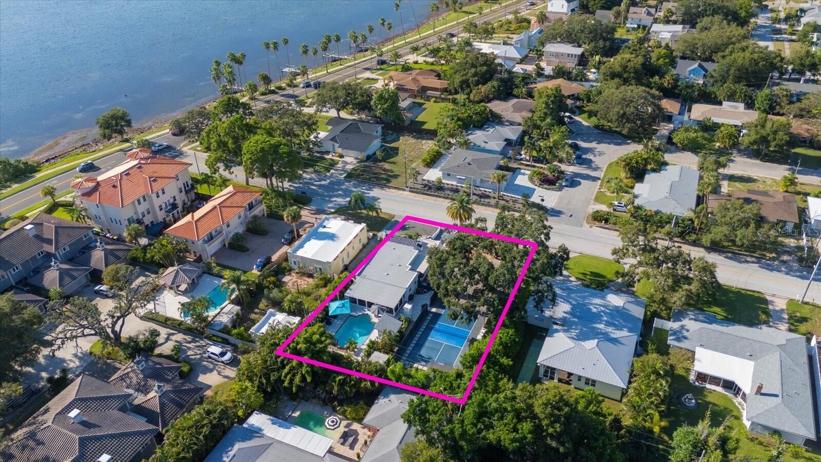 Property Photo: 1019 Union Street FL 33755