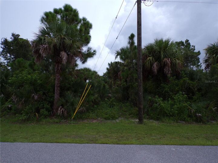 Property Photo: 424 McDill Drive FL 33953