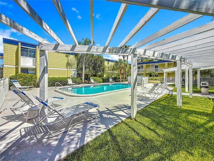 Property Photo: 1301 S Howard Avenue A6 FL 33606